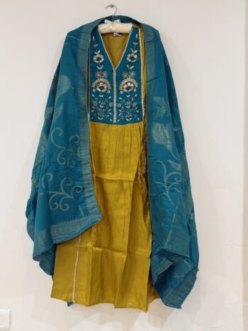 Golden and Rama Green Aline Glass tissue set